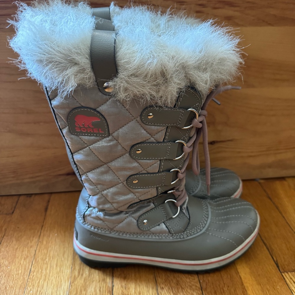 Sorel Tofino Boots